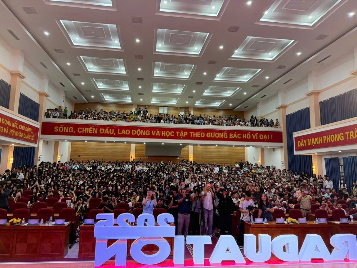 Toàn cảnh Lễ tốt nghiệp và trao bằng cho sinh viên trường ĐH Thủy Lợi 27/8/2025 
(Ảnh: TLU)