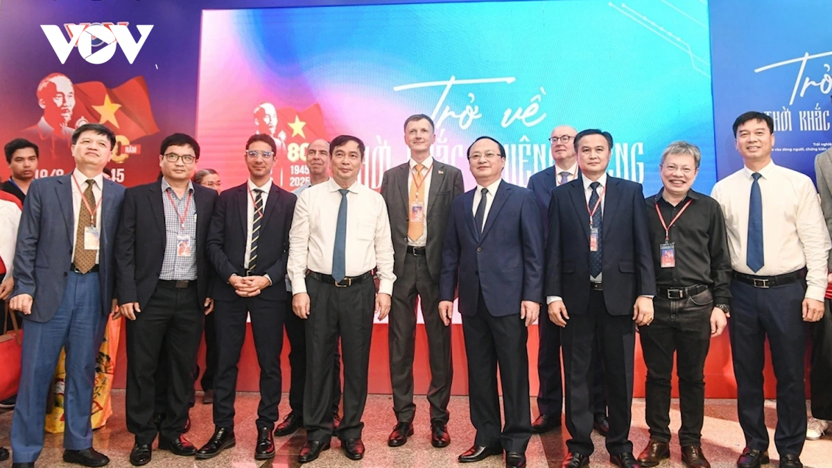 Đài Tiếng nói Việt Nam (VOV) chính thức công bố dự án trải nghiệm “Trở về thời khắc thiêng liêng” tại Trung tâm Phát thanh Quốc gia, 58 Quán Sứ (Hà Nội).
​