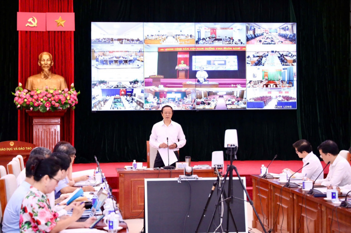 Thứ trưởng Bộ Giáo dục và Đào tạo Phạm Ngọc Thưởng chủ trì hội nghị (Ảnh: Moet)