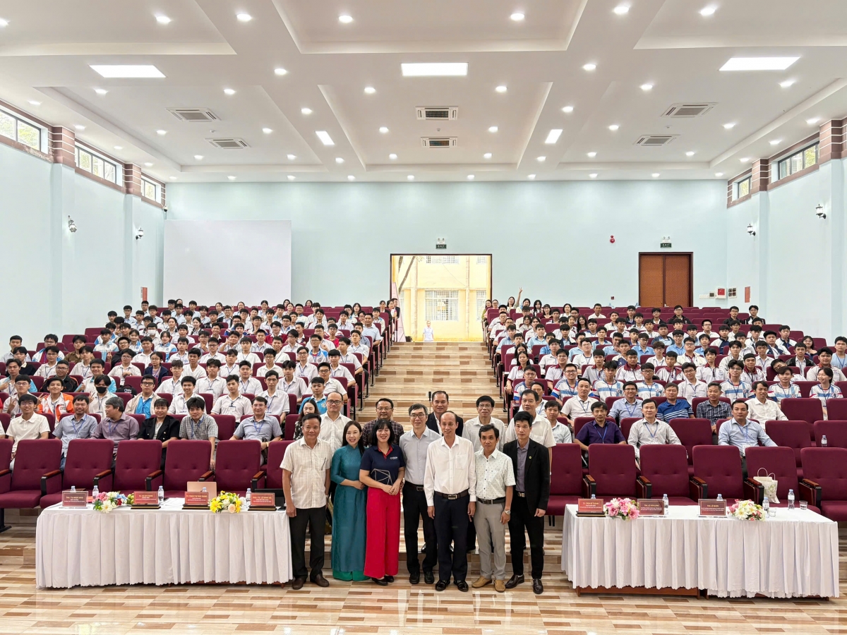 Toàn cảnh Lễ khai mạc Trường hè Toán học khu vực Miền Trung và Tây Nguyên mở rộng năm  2025
(Ảnh VIASM)