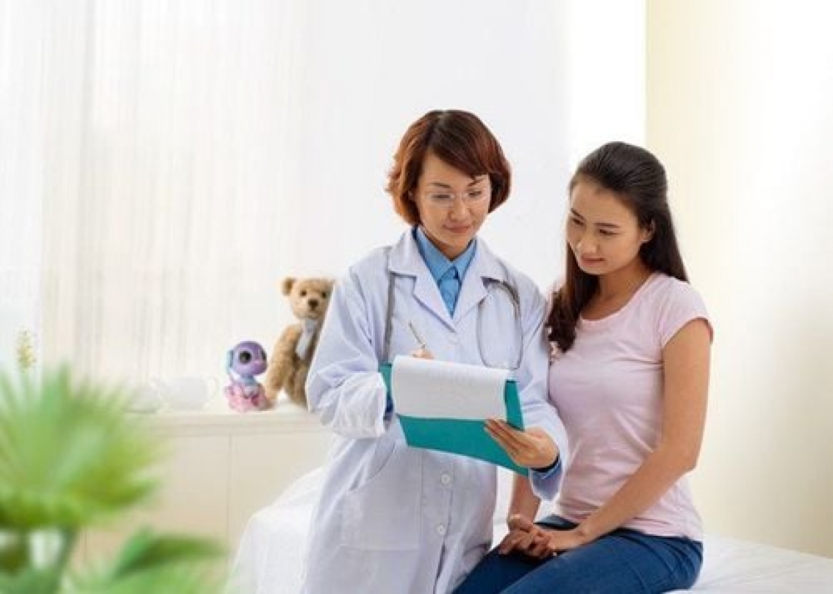 Sau sinh từ 4 - 6 tuần các bà mẹ nên đến bệnh viện để tái khám. (Ảnh Internet)