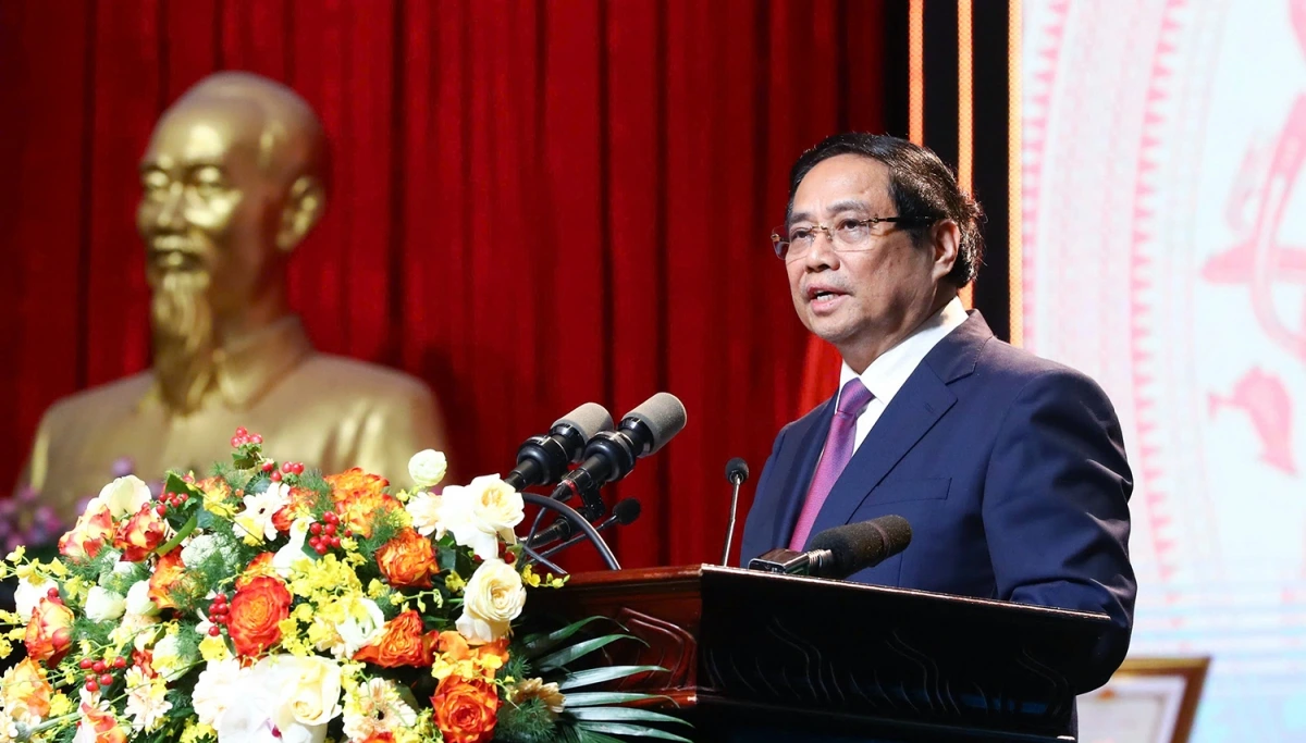 Thủ tướng Phạm Minh Chính phát biểu, ghi nhận những đóng góp của VOV trong 80 năm xây dựng và trưởng thành