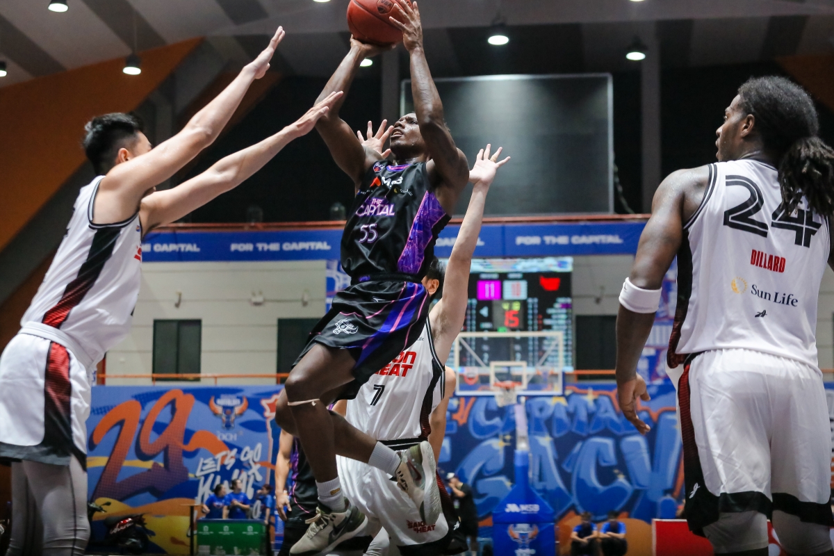 DaQuan Bracey ghi 30 điểm trong chiến thắng nhọc nhằn của Hanoi Buffaloes (ảnh: VBA)
