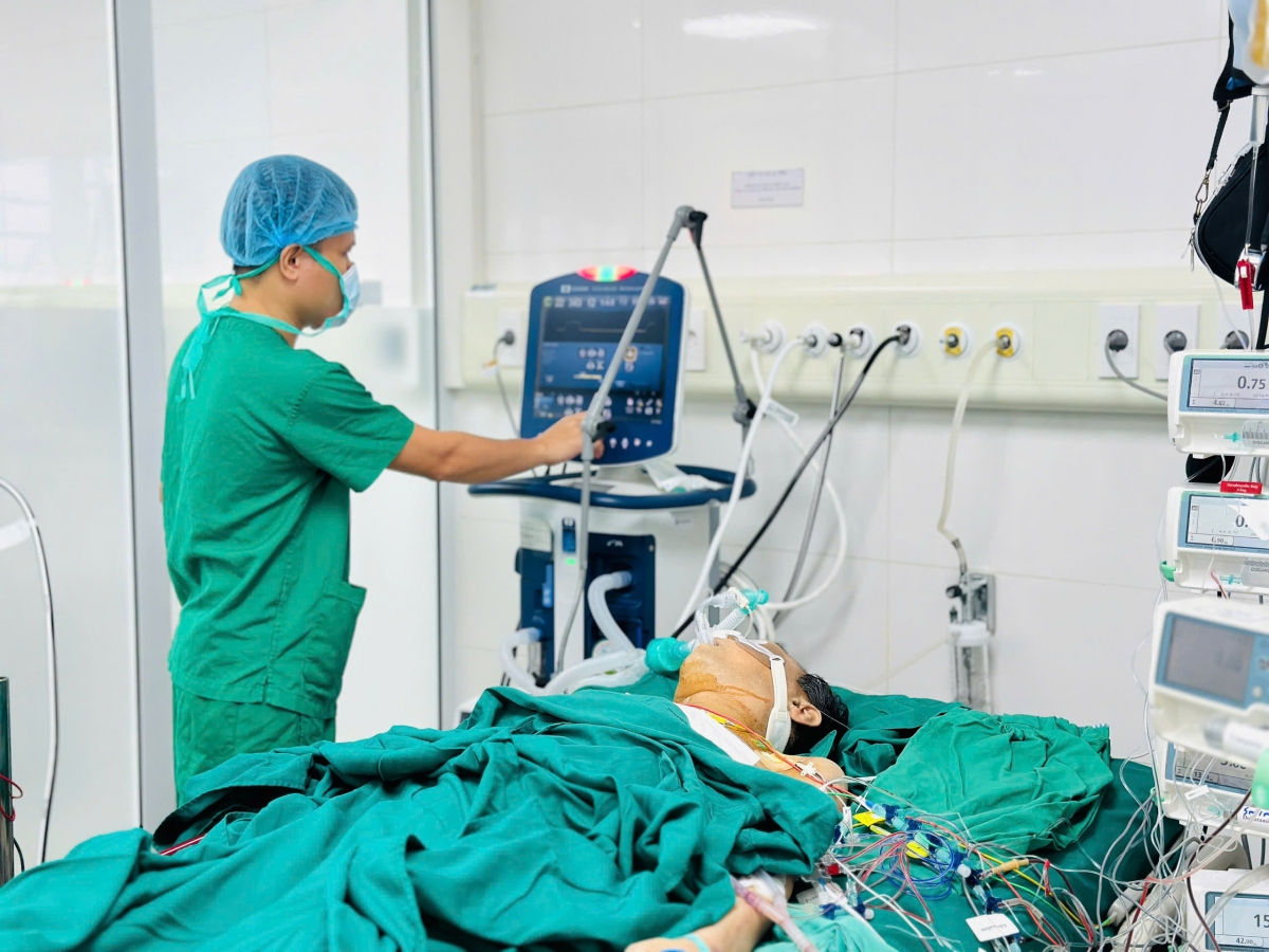 Người bệnh đang được chăm sóc và theo dõi hậu phẫu tại Trung tâm Ghép phổi (Ảnh: BVCC)
