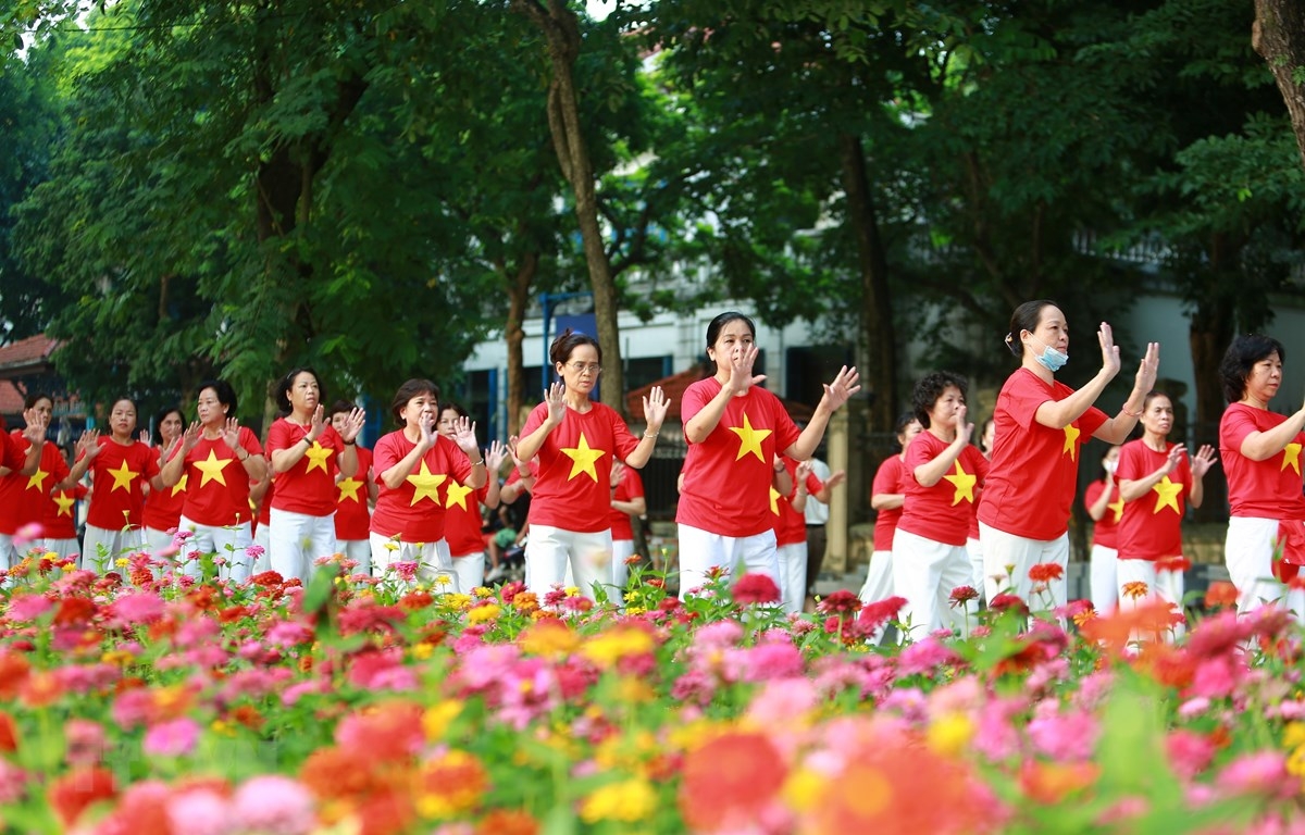Mỗi cá nhân dù ở bất cứ vị trí nào đều có thể phát triển bản thân đóng góp vào sự phát triển chung của đất nước. Ảnh: TTXVN
