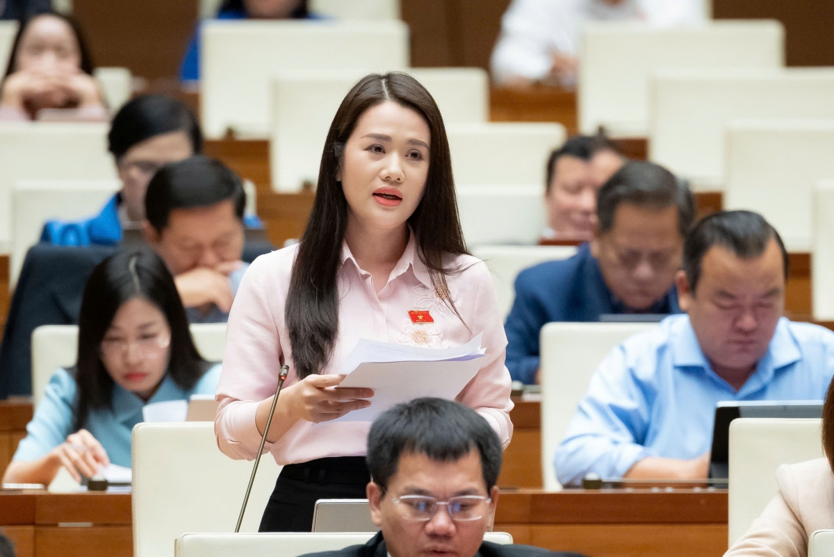Đại biểu Vương Thị Hương (Đoàn ĐBQH tỉnh Tuyên Quang). (Ảnh: Quốc hội)