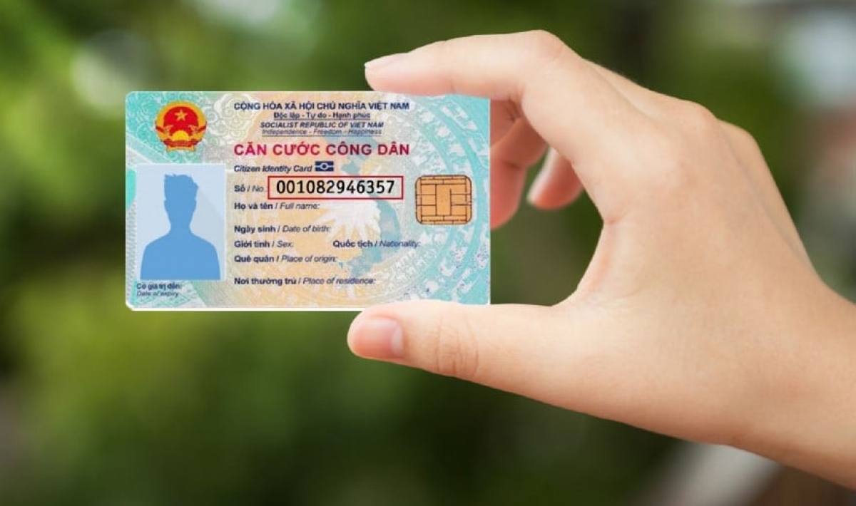 Người dân không bắt buộc phải đổi, cấp lại thẻ Căn cước công dân khi sắp xếp tỉnh, thành phố (ảnh thuvienphapluat.vn)
