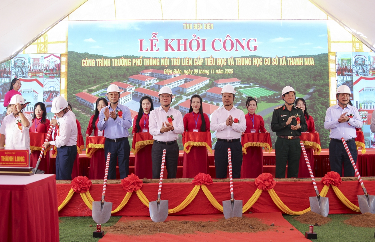 Phó Thủ tướng Chính phủ Lê Thành Long và lãnh đạo tỉnh Điện Biên khởi công Trường Phổ thông Dân tộc Nội trú Tiểu học – THCS Thanh Nưa. Ảnh PV VOVTB