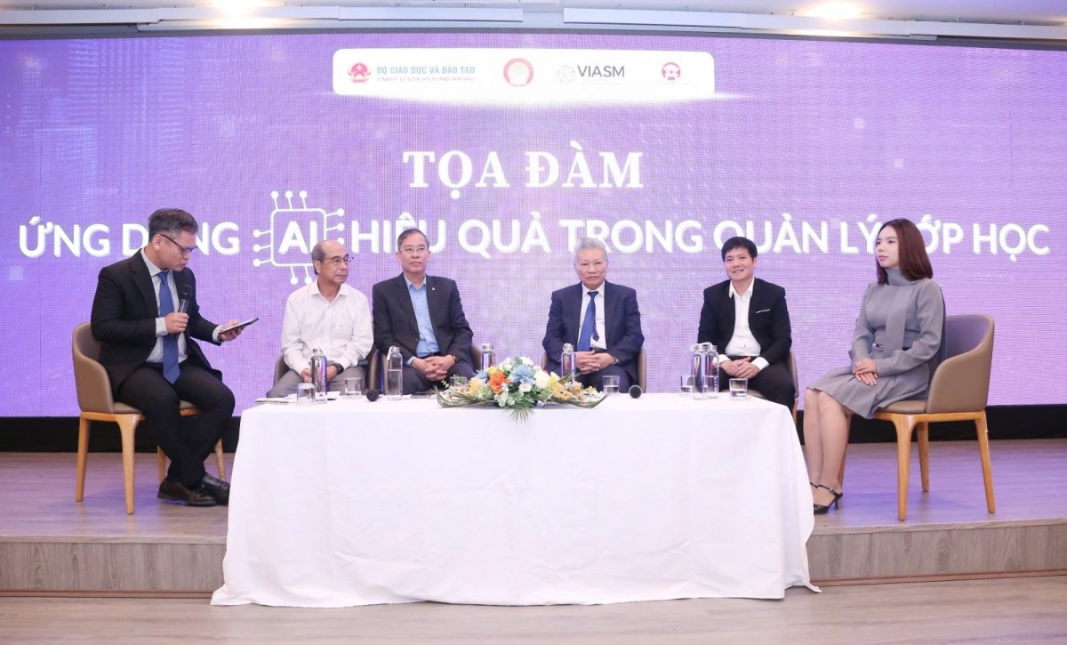 Toạ đàm “Ứng dụng AI hiệu quả trong quản liý lớp học” được tổ chức với sự tham gia của các chuyên gia, nhà quản liý giáo dục - (Ảnh: VIASM)