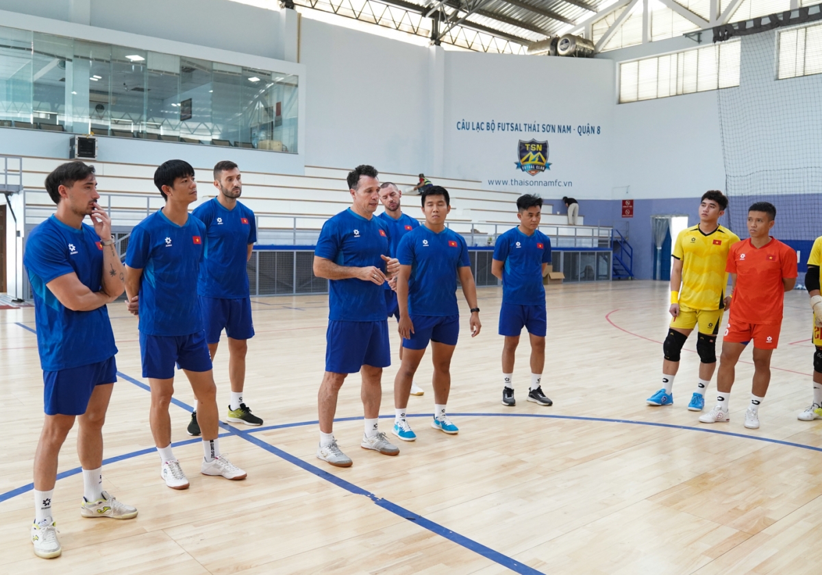 Thầy trò HLV Diego Giustozzi đặt mục tiêu lọt vào nhóm hai đội dẫn đầu (Ảnh VFF)