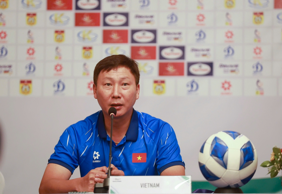 HLV Kim Sang-sik nhấn mạnh đây là trận đấu quan trọng để khép lại năm nay một cách tốt đẹp 
(Ảnh VFF)