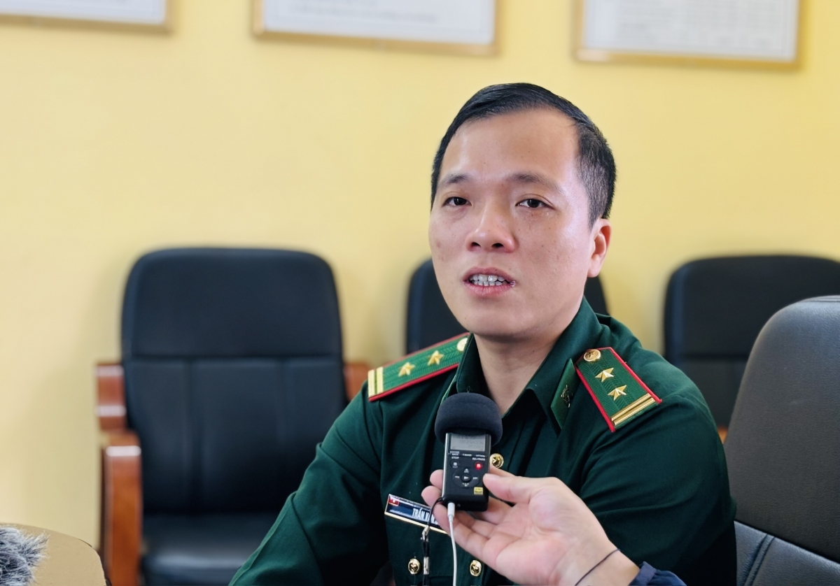 Trung tá Trần Văn Sỹ - Chính trị viên phó Đồn biên phòng Bát Mọt