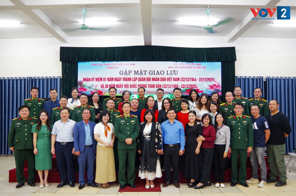 Các đơn vị tham gia buổi gặp mặt cùng chụp chung bức ảnh lưu niệm