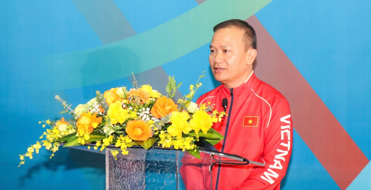 Phó Cục trưởng Cục Thể dục Thể thao – Trưởng đoàn thể thao Việt Nam Nguyễn Hồng Minh phát biểu tại buổi lễ (ảnh Quý Lượng)