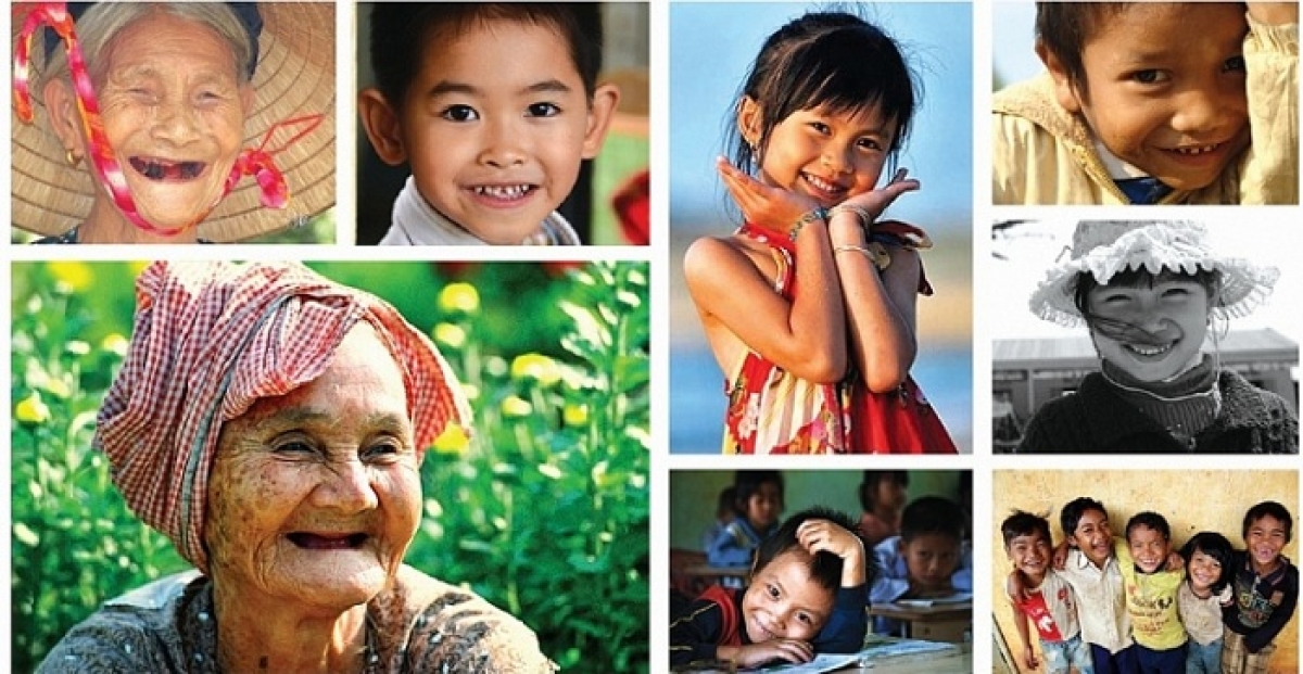 Hạnh phúc giống như một ngọn lửa - càng được truyền đi, càng rực rỡ hơn. Nguồn doisongphapluat.com.vn