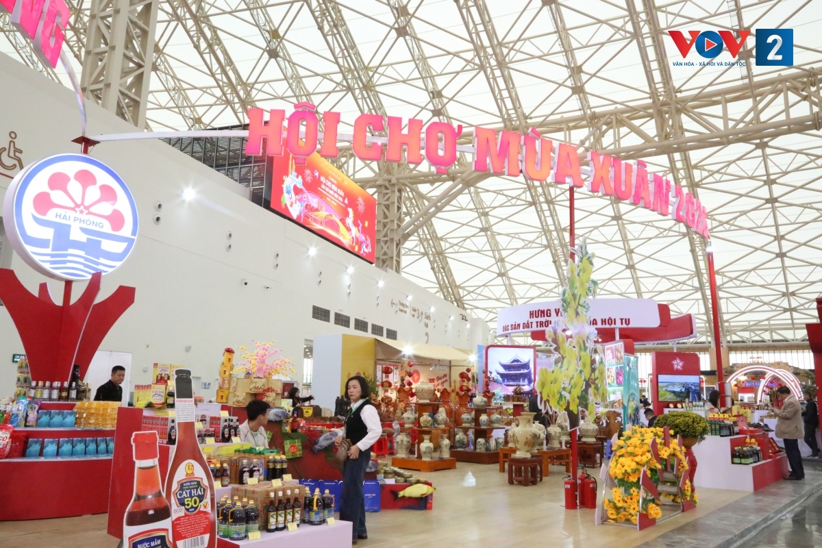 Không chỉ là nơi mua sắm, Hội chợ Mùa Xuân lần thứ nhất năm 2026 còn tạo không gian trải nghiệm cho người dân
