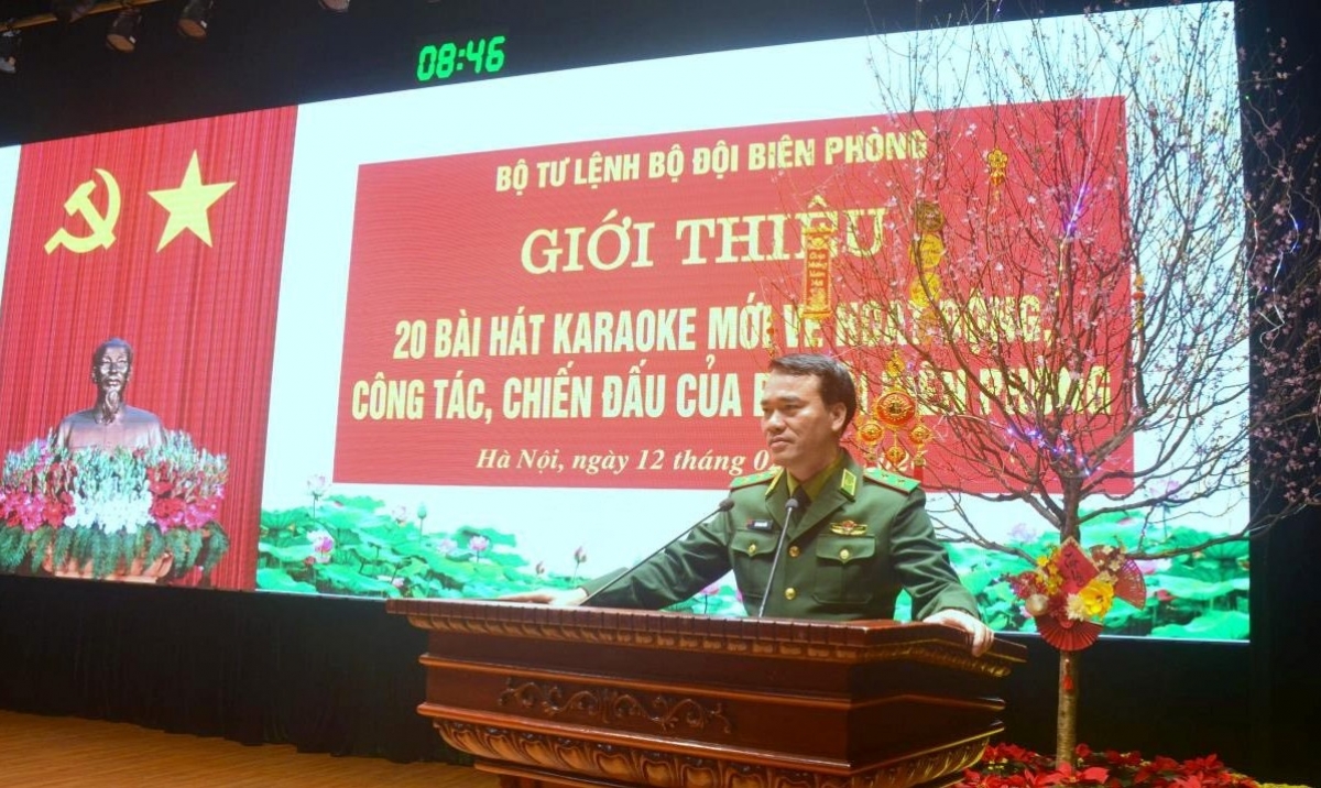 Trung tướng Vũ Trung Kiên cho rằng các bài hát làm phong phú thêm
đời sống tinh thần của quân và dân nơi biên giới