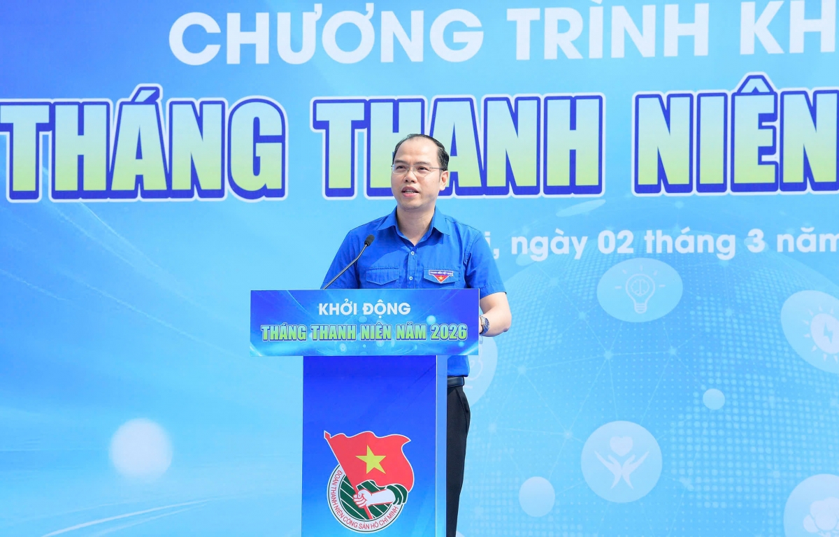 Anh Nguyễn Tiến Hưng, Bí thư Thành đoàn Hà Nội phát biểu ở Chương trình phát động Tháng Thanh niên năm 2026. Ảnh: TĐHN