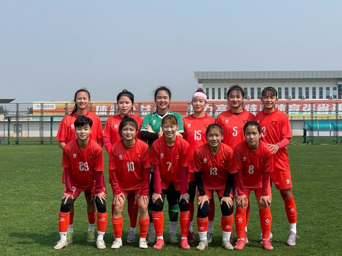 Đội hình tuyển U20 nữ Việt Nam trong trận giao hữu đầu tiên tại Trung Quốc (Ảnh VFF)