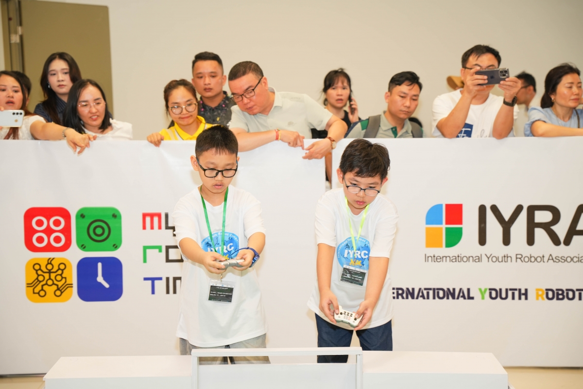 Cuộc thi Vô địch Quốc gia STEM, AI và Robotics năm học 2025–2026 thu hút đông đảo học sinh Tiểu học, THCS, THPT tham gia. (Ảnh: BTC)