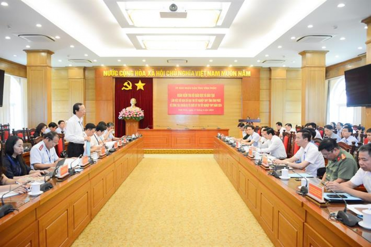 Thứ trưởng Thường trực Bộ Giáo duc và Đào tạo Phạm Ngọc Thưởng phát biểu tại buổi làm việc ( Ảnh : Moet)